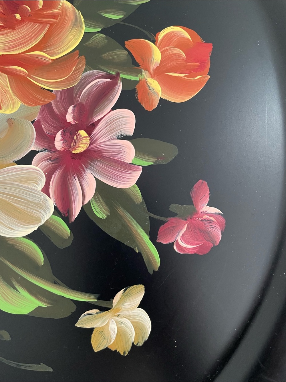 Vintage 20" Toleware Hand-Painted Round Decorative Black and Floral Tray - Picture 8 of 11